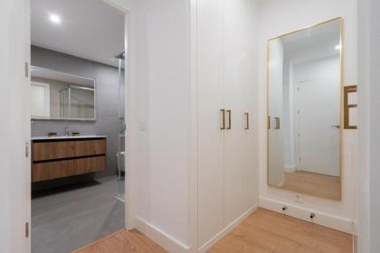 apartamento de lujo en la plaza pedro zerolo al lado de gran via - image 21
