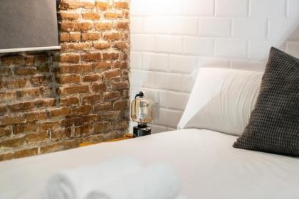 apartamento de diseño en el centro - image 26