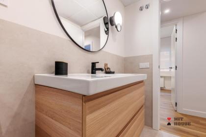 MIT House Puerta de America VII en Madrid - image 23