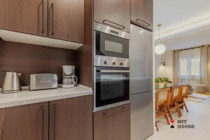 MIT House Puerta de America VII en Madrid - image 25