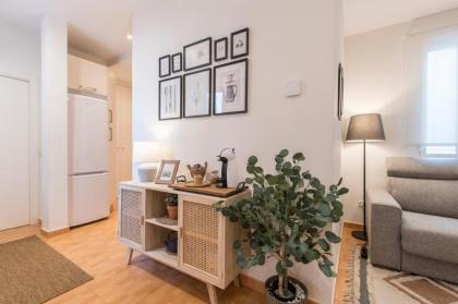 Fee4Me. Elegant flat a few minutes from Atocha. - image 22