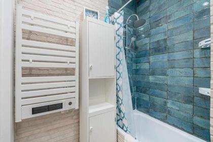 Luminoso y céntrico Apt 2 Hab - image 25