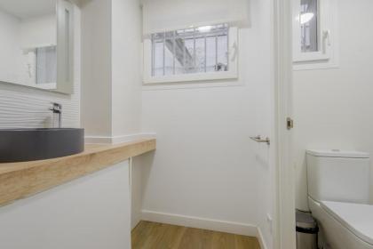 Nuevo piso para 7pax en el corazon del Rastro - image 12