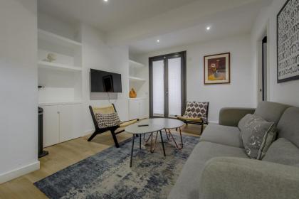 Nuevo piso para 7pax en el corazon del Rastro - image 3