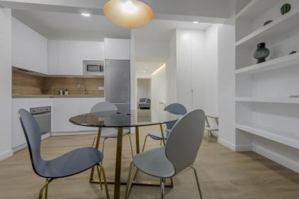 Nuevo piso para 7pax en el corazon del Rastro - image 4