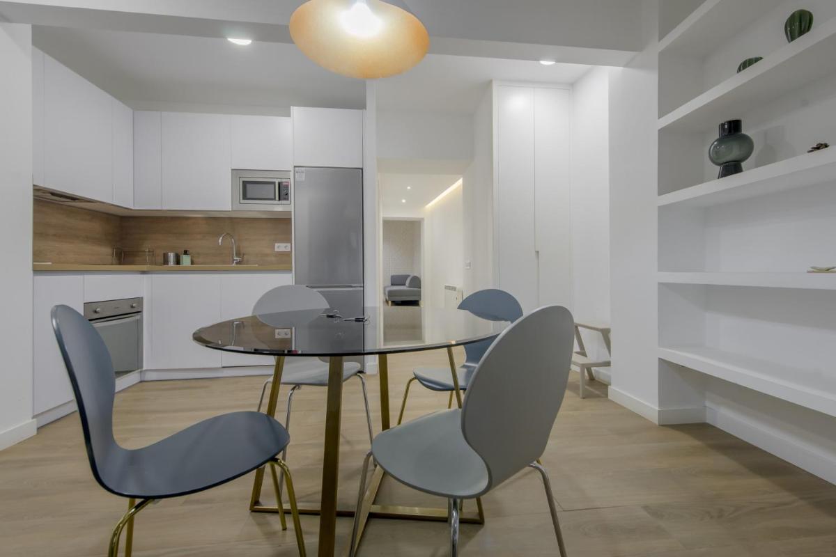 Nuevo piso para 7pax en el corazon del Rastro - image 4