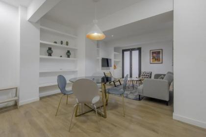 Nuevo piso para 7pax en el corazon del Rastro - image 6