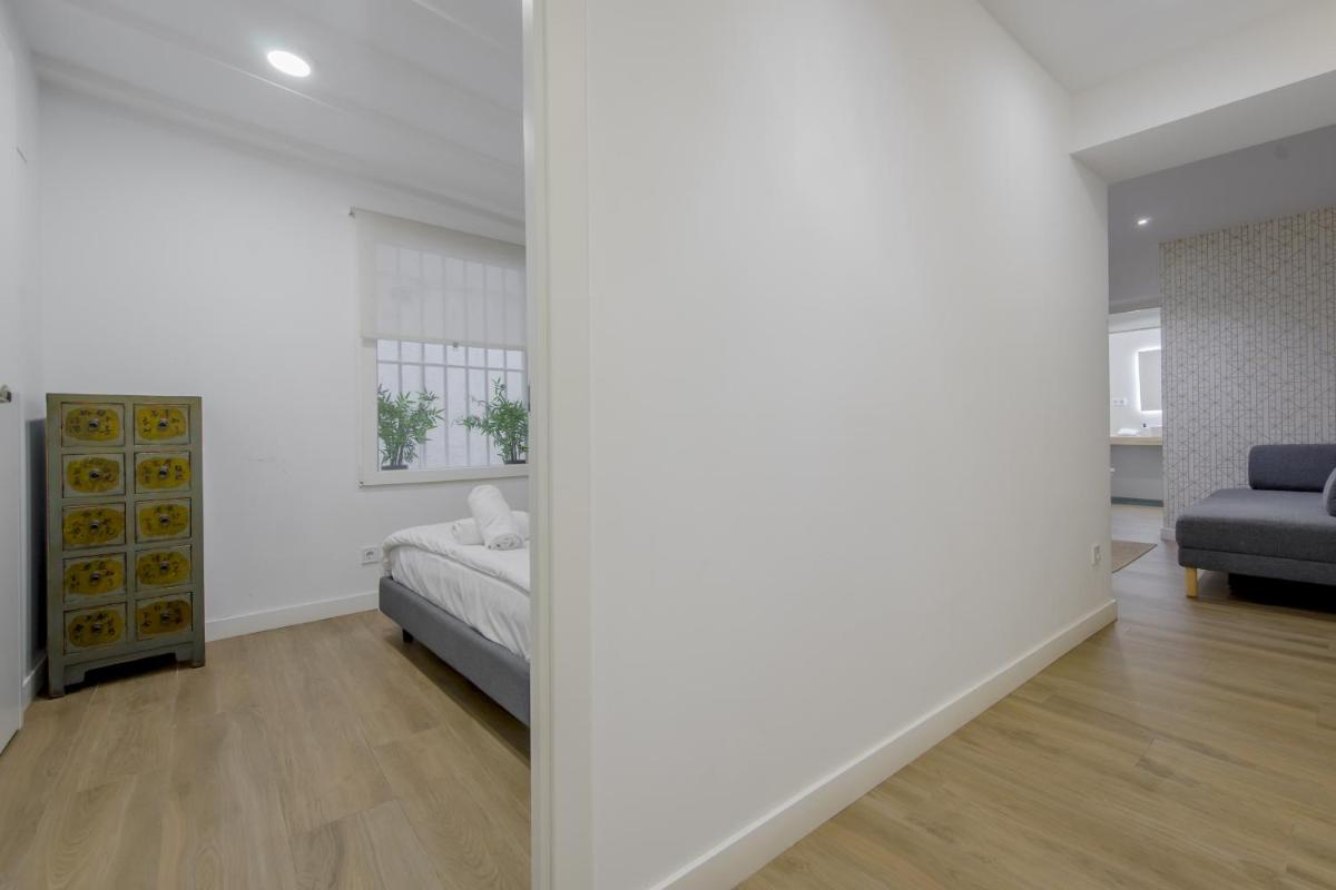 Nuevo piso para 7pax en el corazon del Rastro - image 7