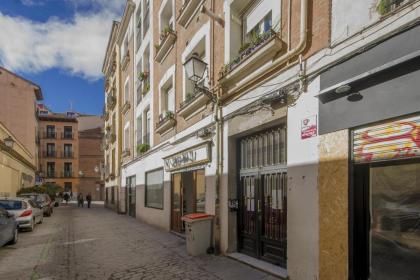 C-Almendro Nuevo piso en el corazon de Madrid - image 30