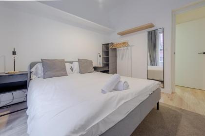 Premium Apt para 9pax en Calle Olmo - Centro de Madrid - image 21