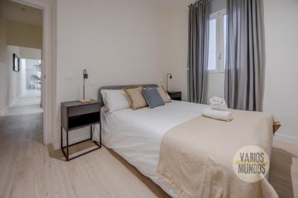 New Apt de 7pax en el corazon de Malasana - image 21