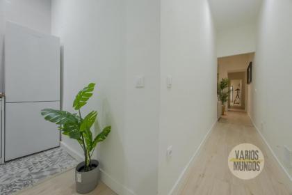 New Apt de 7pax en el corazon de Malasana - image 22