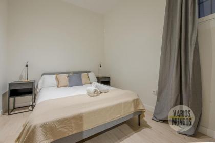 New Apt de 7pax en el corazon de Malasana - image 27