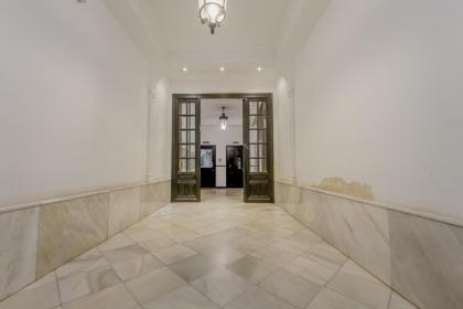 Modern Apt para 6pax en la Plaza de Tirso-Centro - image 24