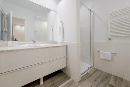 Cool&SoHo Style Apt 9pax Calle Luciente-La Latina - image 10