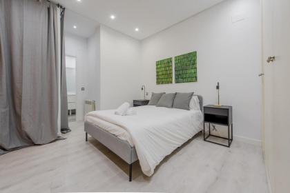Cool&SoHo Style Apt 9pax Calle Luciente-La Latina - image 16