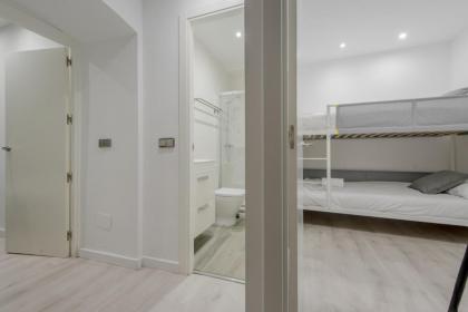 Cool&SoHo Style Apt 9pax Calle Luciente-La Latina - image 17