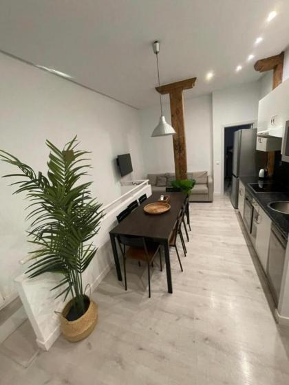 Cool&SoHo Style Apt 9pax Calle Luciente-La Latina - image 2
