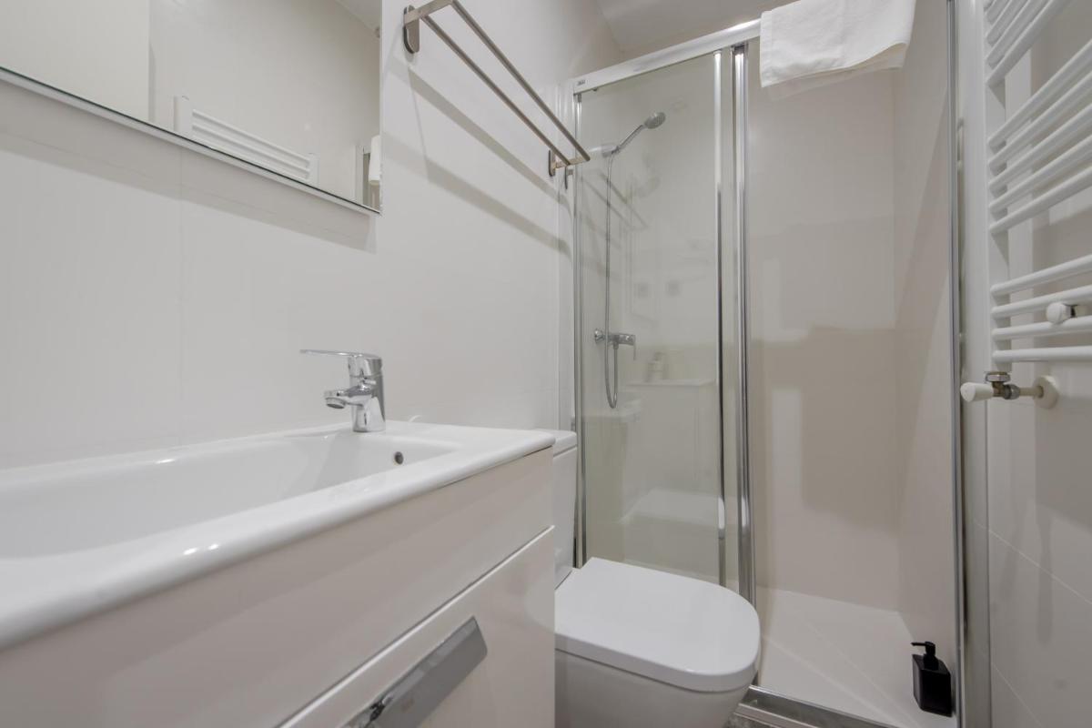Cool&SoHo Style Apt 9pax Calle Luciente-La Latina - image 7