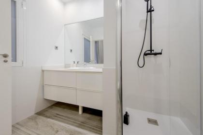 Cool&SoHo Style Apt 9pax Calle Luciente-La Latina - image 9