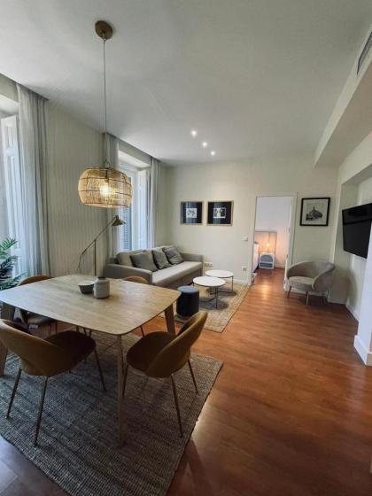New Stylish Apt 5pax en la Plaza de Espana - image 2