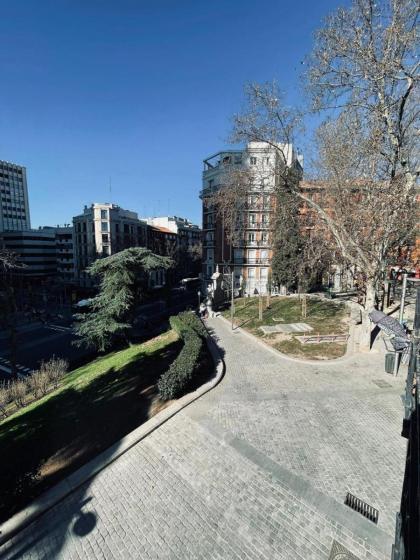 New Stylish Apt 5pax en la Plaza de Espana - image 24