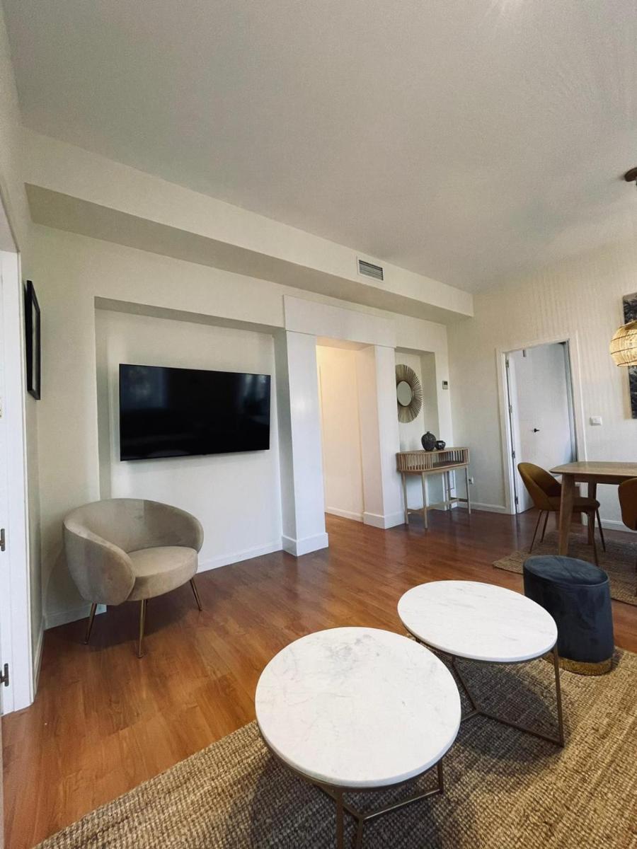 New Stylish Apt 5pax en la Plaza de Espana - image 3
