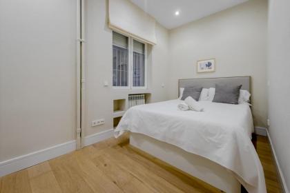 Centrico Apt 9pax en Calle Barco a 1 minuto de Gran Via - image 2