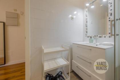 Downtown Apt 1hab para 3pax en la Plaza de Chueca - image 16