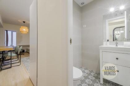 Cool Apt para 9pax en plena Plaza de Chueca - image 25