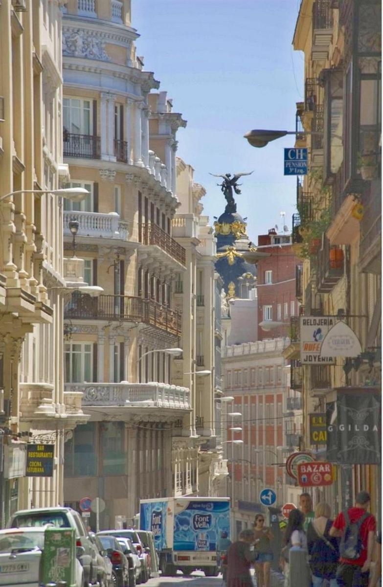 HOSTAL ANDREA GRANVIA - image 4
