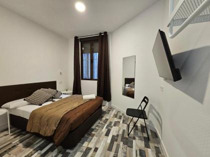 HOSTAL ANDREA GRANVIA - image 8