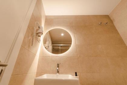I'M Room Suites Nuevos Ministerios - Bernabeu Digital Access - image 23