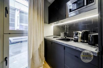 Centrico and New Bajo Apt para 10pax en Gran Via - image 13