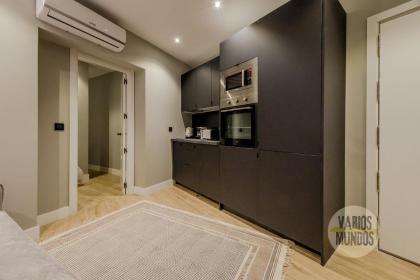 Urban and Central Apt 5pax en Calle Silva-Gran Via - image 2