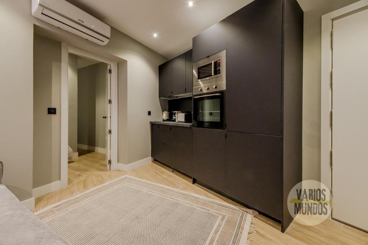 Urban and Central Apt 5pax en Calle Silva-Gran Via - image 2