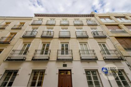 Cool And New Apt 3px entre Gran Via y Palacio Real - image 21
